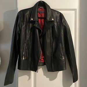Tommy Hilfiger black pleather short jacket L